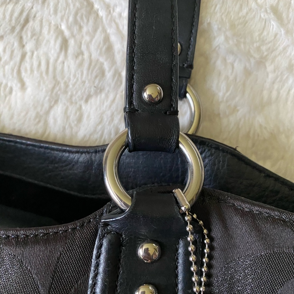 Coach Handbag - Picture 4 of 9